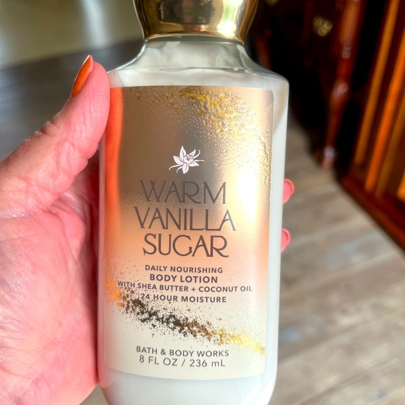 Bath & Body Works Cream Moisturizer Luxurious‎ Body Oil - Picture 1 of 3